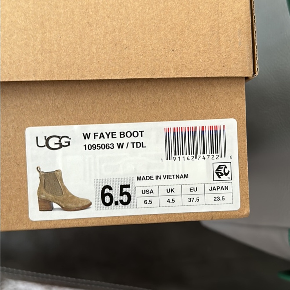 Women’s tan Chelsea boots - Picture 1 of 2